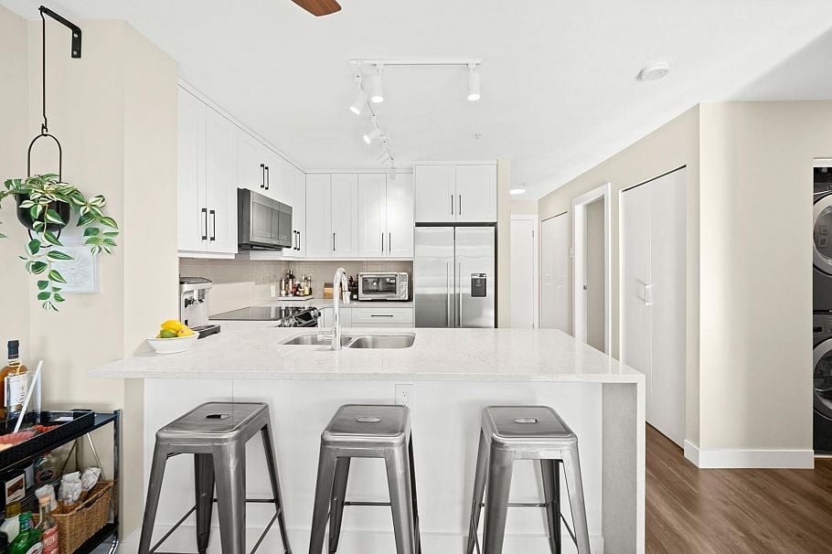 410 124 W 3rd Street North Vancouver, BC - 6