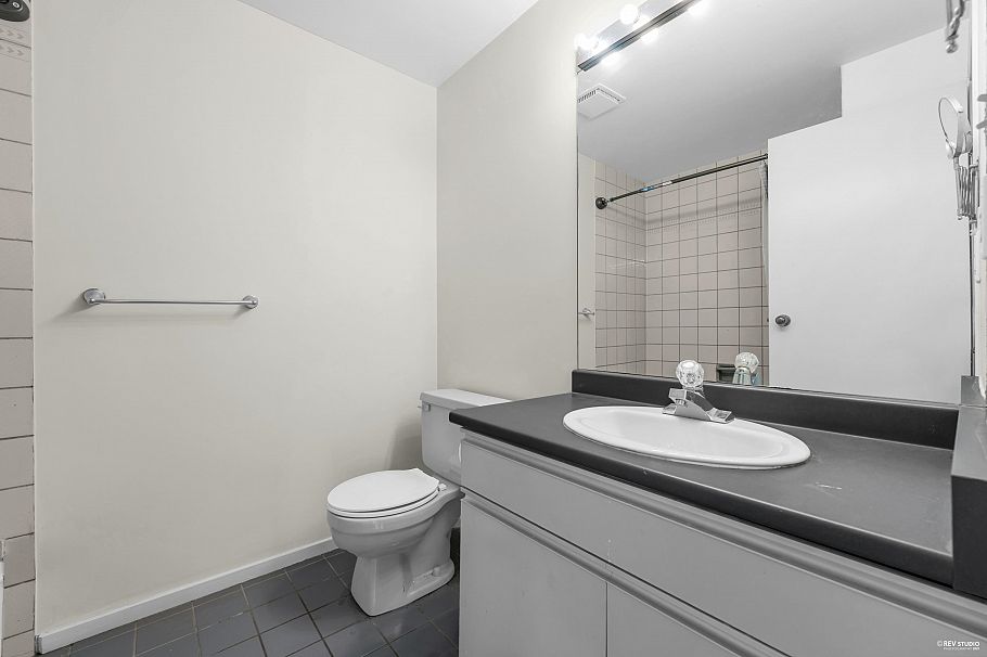 3979 W 33rd Avenue Vancouver, BC - 32