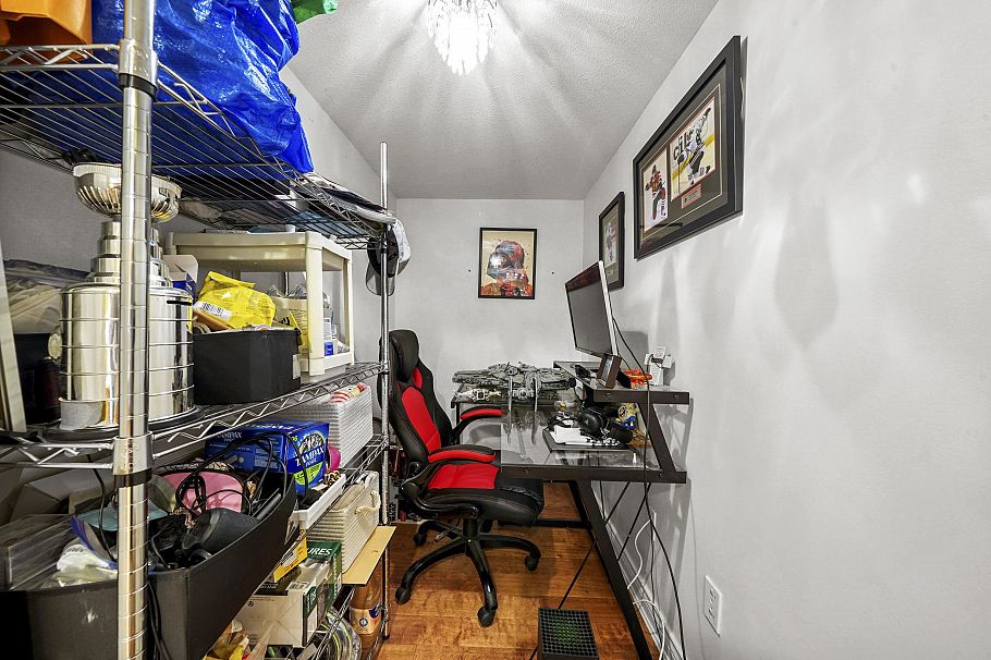 3068 W 4th Avenue Vancouver, BC - 20