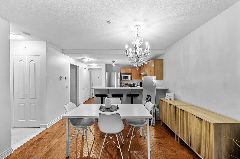 3068 W 4th Avenue Vancouver, BC - 7