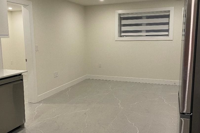 452 16 STREET EAST STREET, North Vancouver BC V7R 2T5 North Vancouver, BC - 2