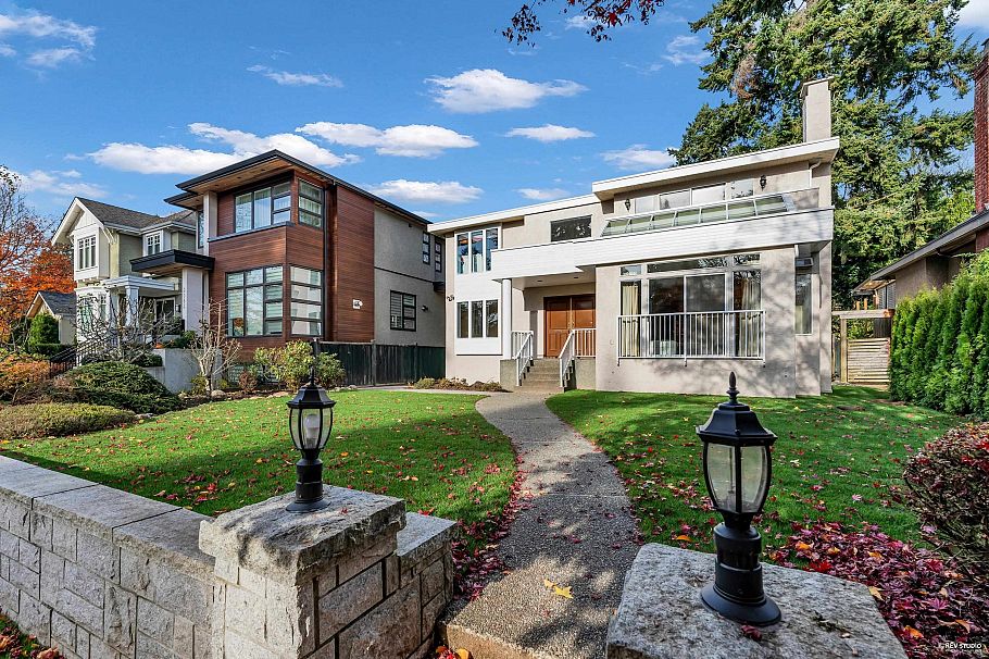 3979 W 33rd Avenue Vancouver, BC - 3