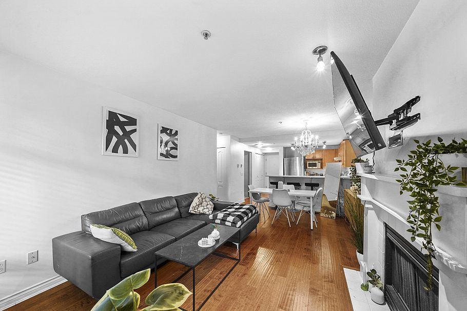 3068 W 4th Avenue Vancouver, BC - 5