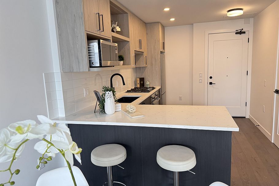 302 6859 Cambie Street Vancouver, BC - 8