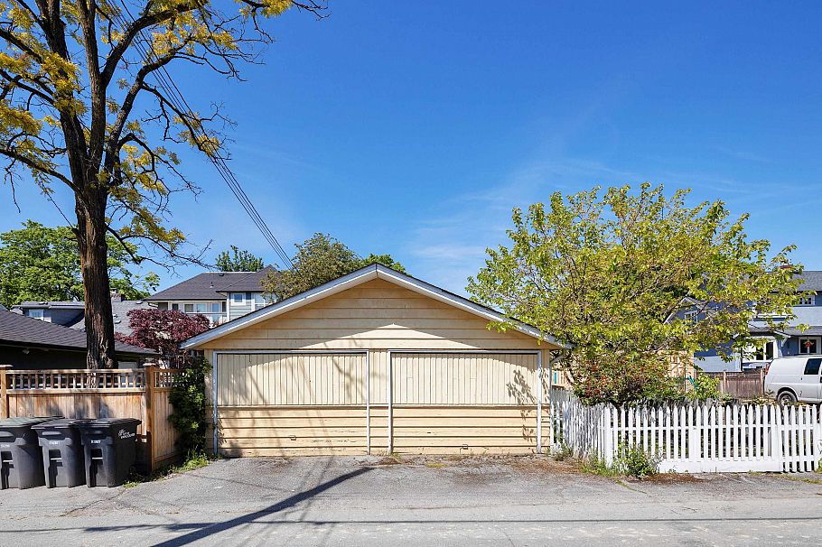 3136 W 11th Avenue Vancouver, BC - 26