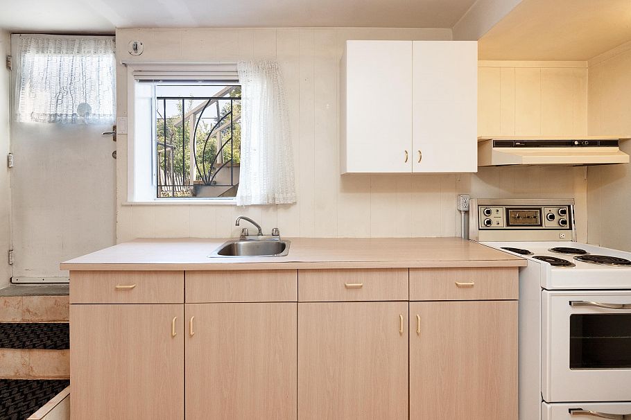 3136 W 11th Avenue Vancouver, BC - 19