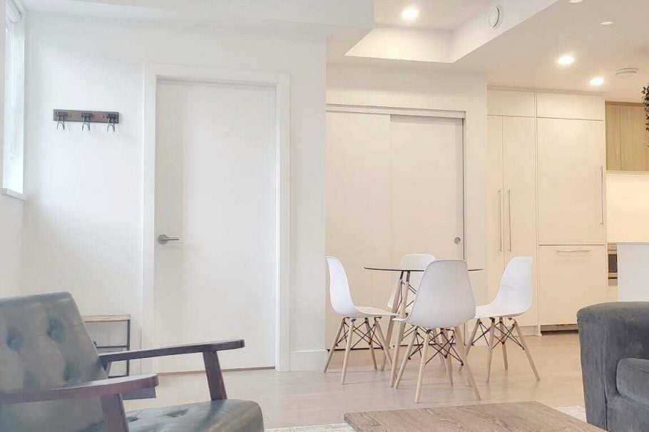 922 W 49th Avenue Vancouver, BC - 5