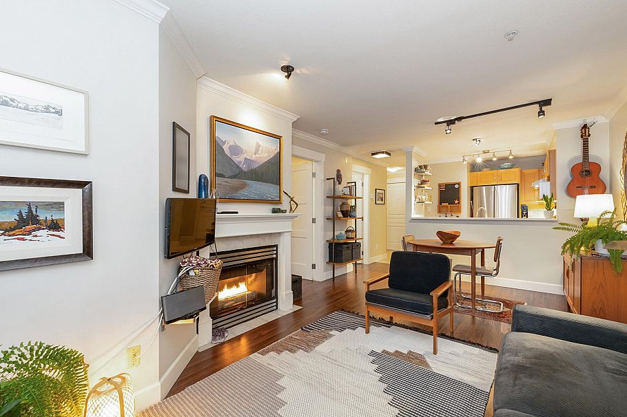 209 3333 W 4th Avenue Vancouver, BC - 5