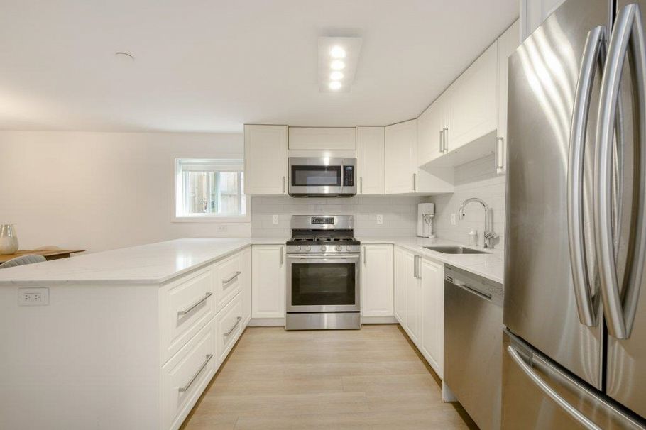 5051 Sherbrooke Street Vancouver, BC - 24