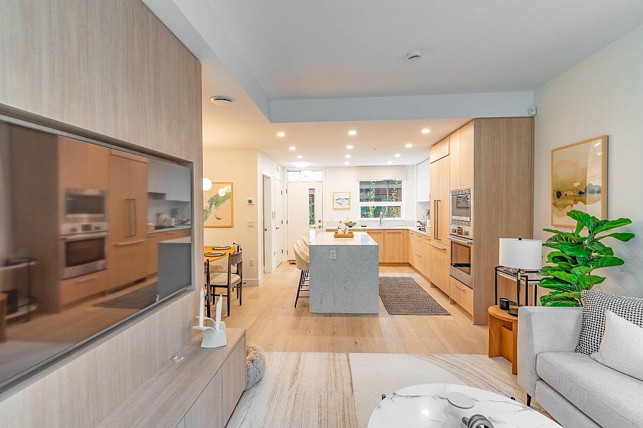 126 2050 Glenaire Drive North Vancouver, BC - 10