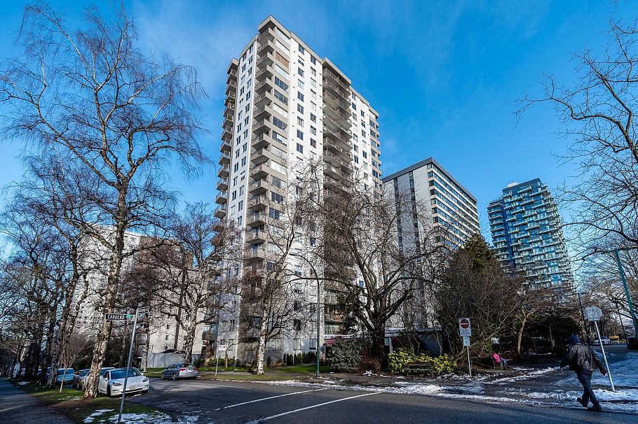 402 1251 Cardero Street Vancouver, BC - 1