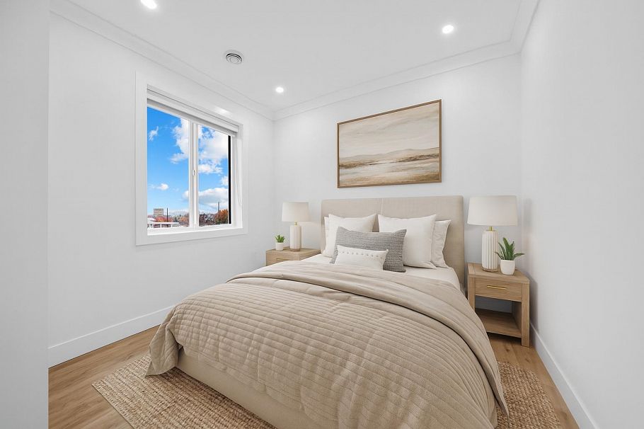 2995 E 17th Avenue Vancouver, BC - 18