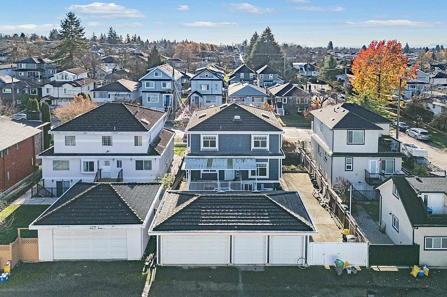 3311 E 44th Avenue Vancouver, BC - 19