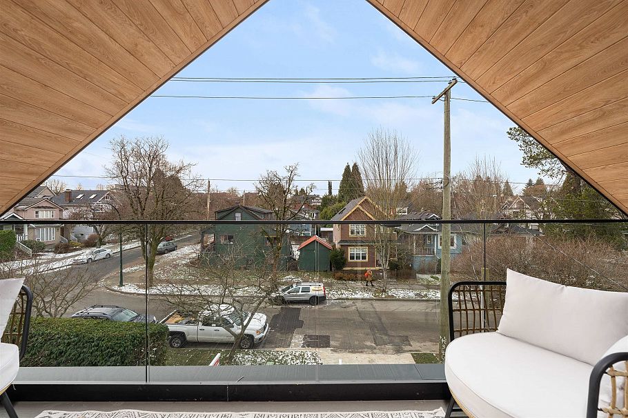 1 3118 Windsor Street Vancouver, BC - 30