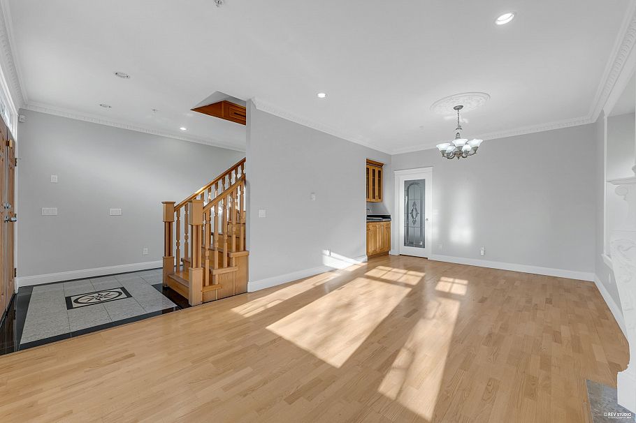 3311 E 44th Avenue Vancouver, BC - 5