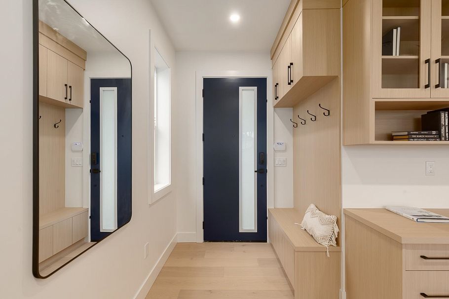 2 3506 E Pender Street Vancouver, BC - 2