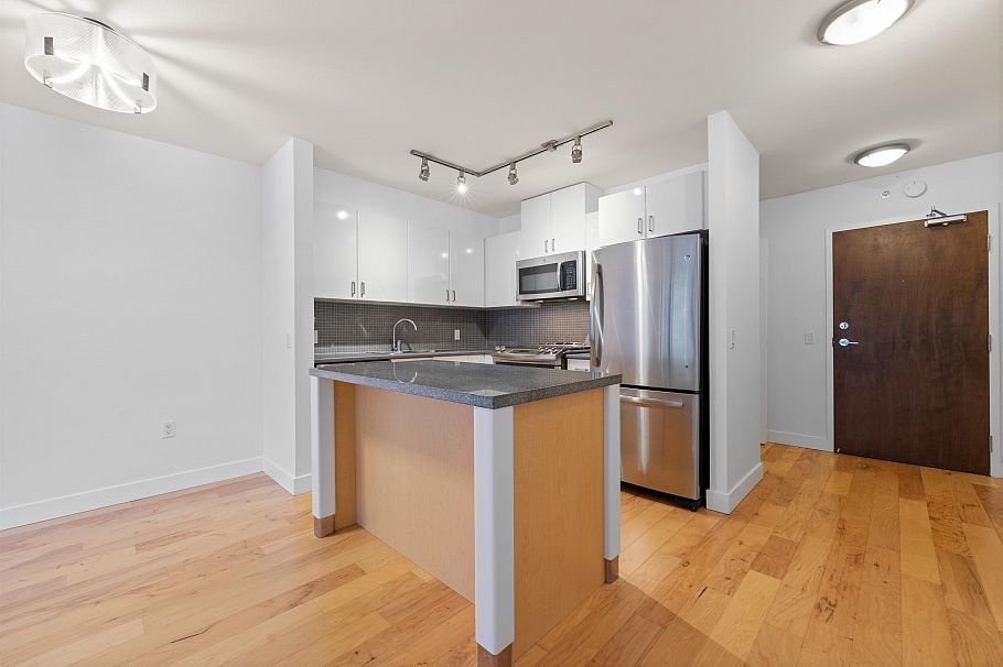 805 175 W 1st Street North Vancouver, BC - 7