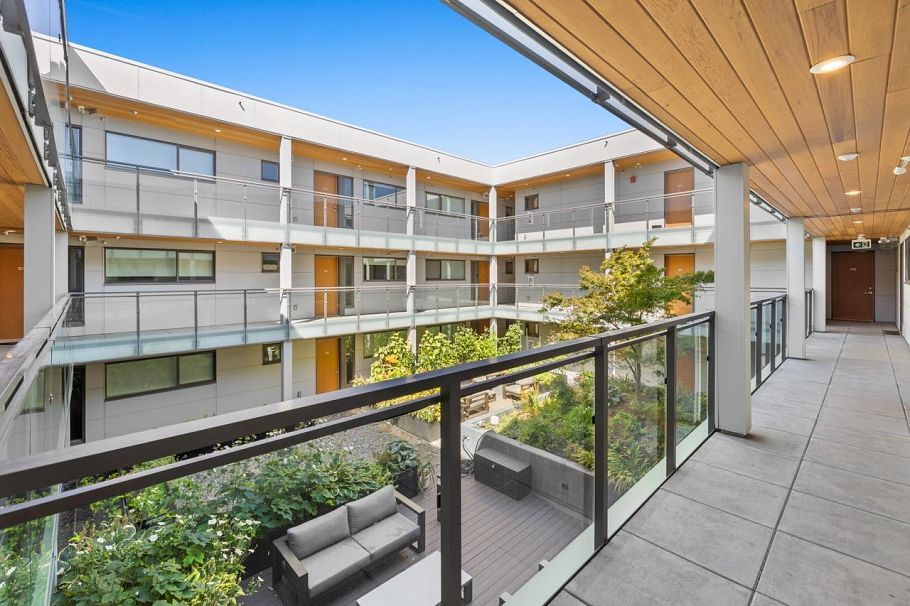 306 209 E 20th Avenue Vancouver, BC - 5