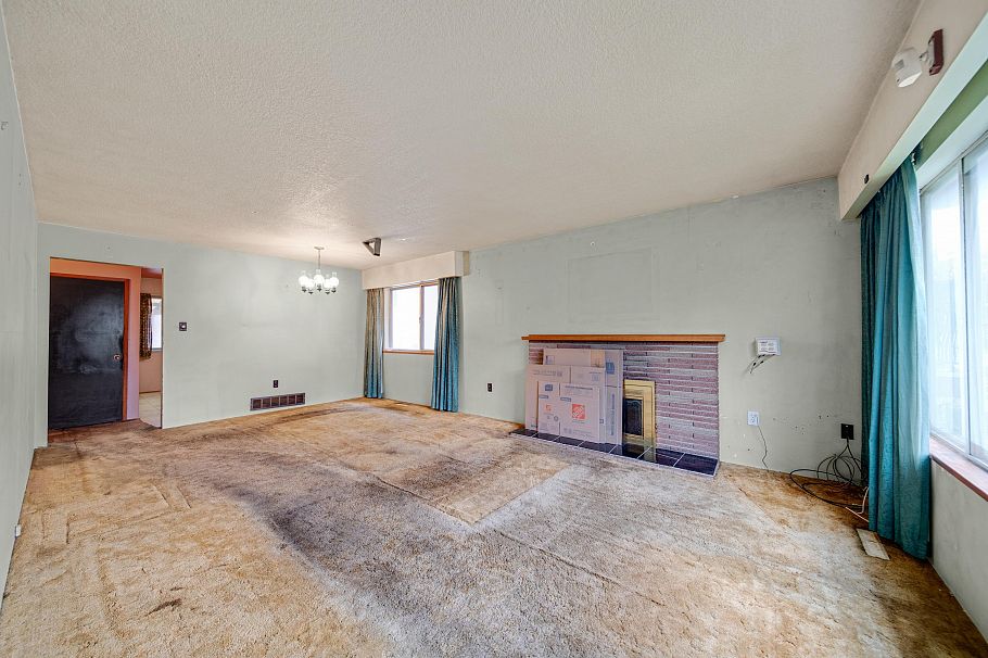 5284 Slocan Street Vancouver, BC - 14