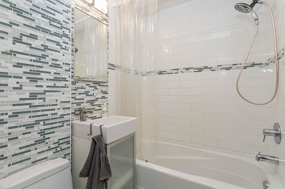 1688 E 29th Avenue Vancouver, BC - 14