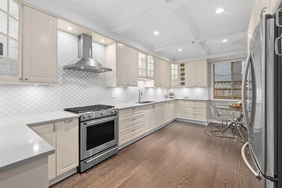 3135 Sunnyhurst Road North Vancouver, BC - 10