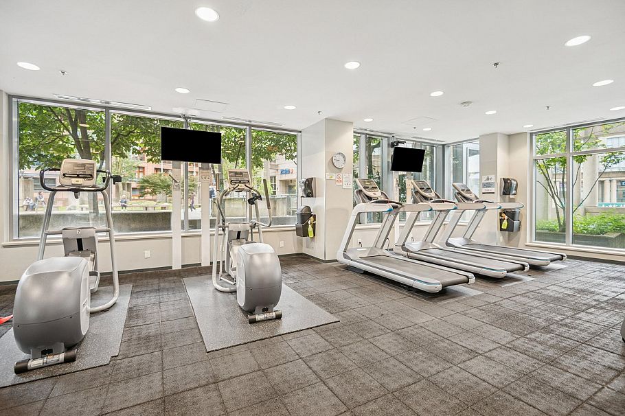 239 188 Keefer Place Vancouver, BC - 36