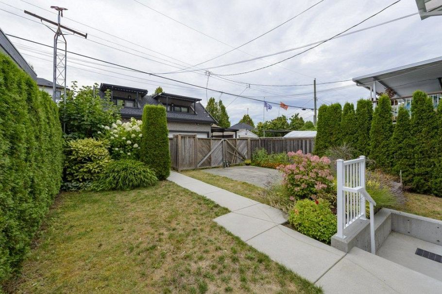 5051 Sherbrooke Street Vancouver, BC - 36