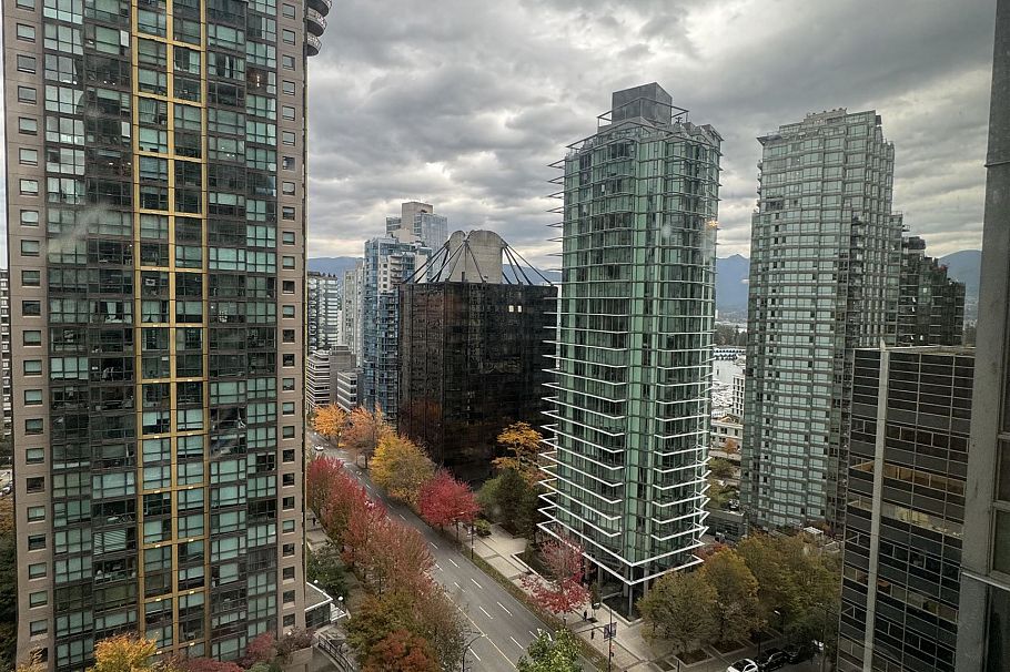 1501 1288 W Georgia Street Vancouver, BC - 11