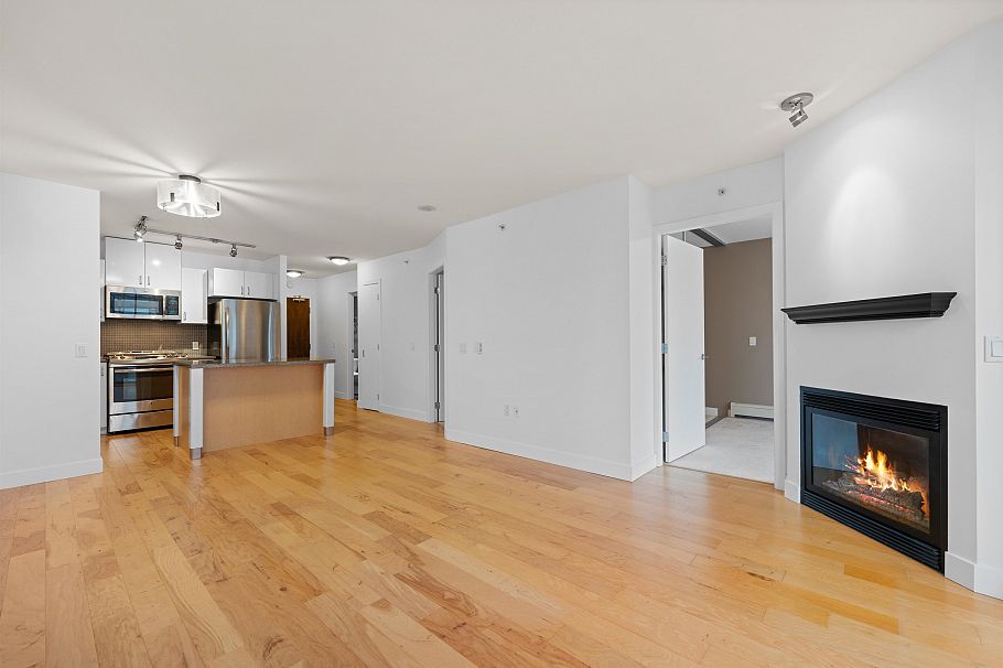 805 175 W 1st Street North Vancouver, BC - 10