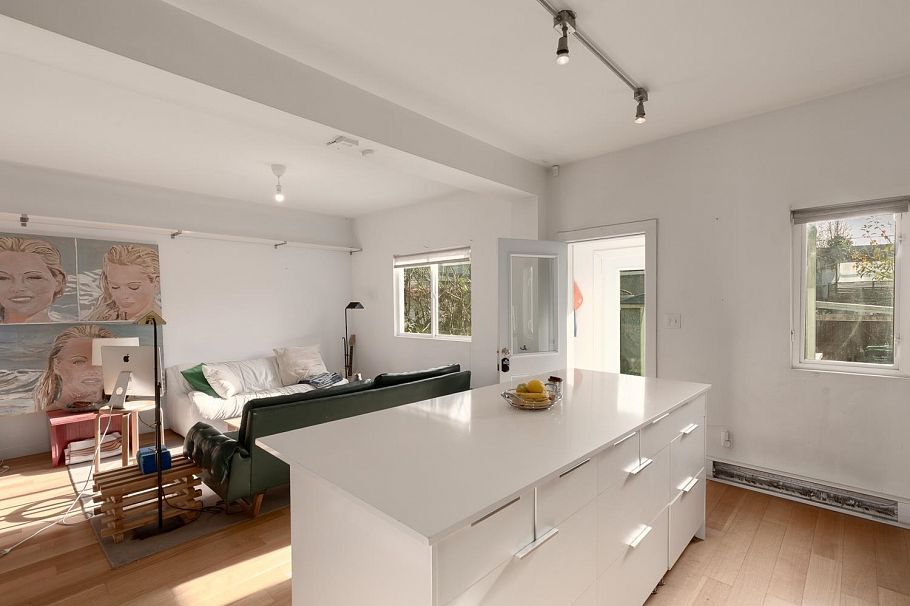 1636 Frances Street Vancouver, BC - 3