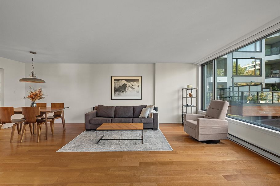 301 2201 Pine Street Vancouver, BC - 4