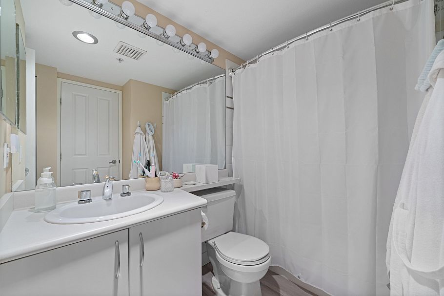 102 3083 W 4th Avenue Vancouver, BC - 17