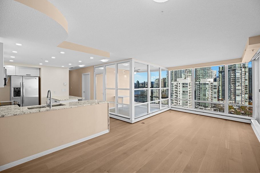 1601 1228 Marinaside Crescent Vancouver, BC - 5