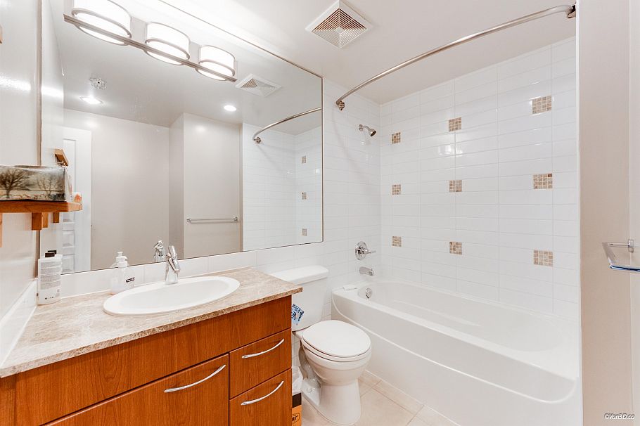 422 4078 Knight Street Vancouver, BC - 14