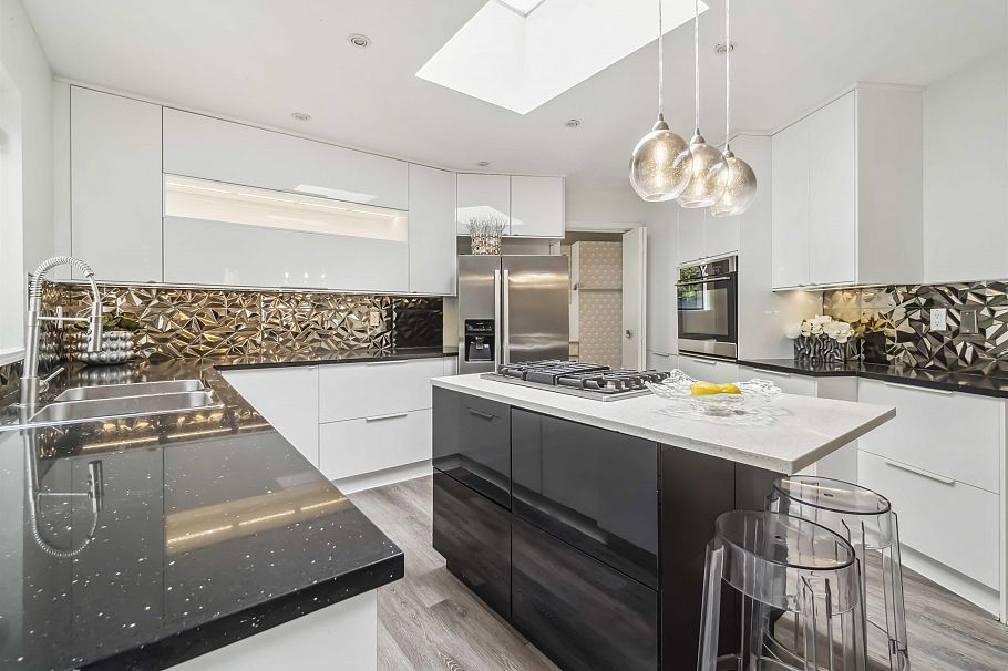 4133 Tytahun Crescent Vancouver, BC - 12