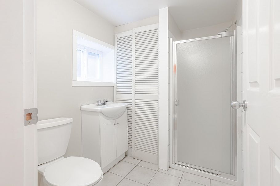 866 W 59th Avenue Vancouver, BC - 20