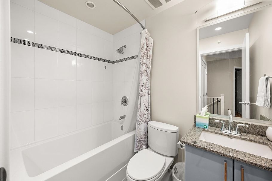 66 W 1st Avenue Vancouver, BC - 25