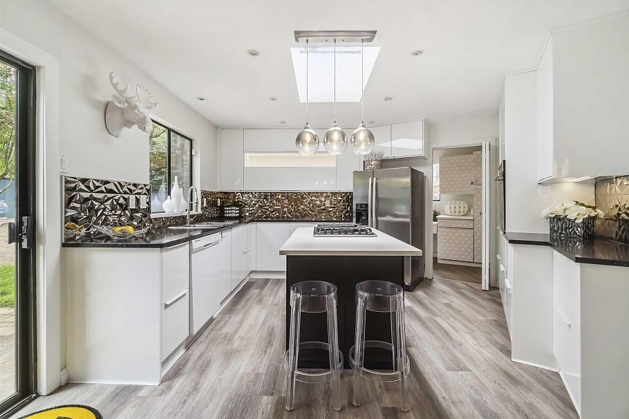 4133 Tytahun Crescent Vancouver, BC - 10