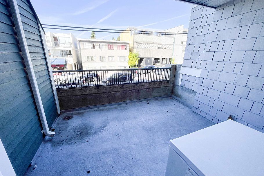 219 2680 W 4th Avenue Vancouver, BC - 15