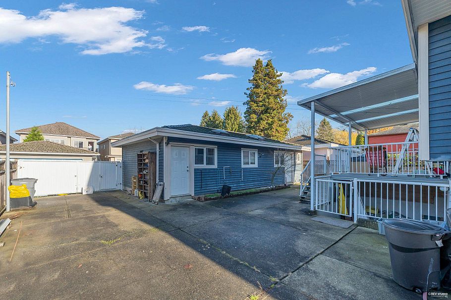 3311 E 44th Avenue Vancouver, BC - 17