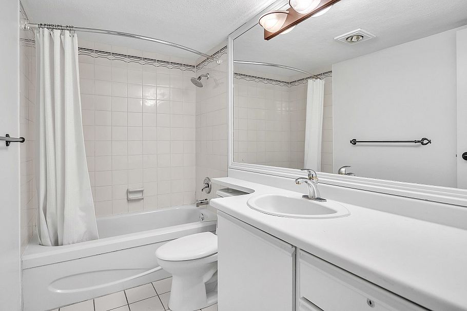 28 1345 W 4th Avenue Vancouver, BC - 15