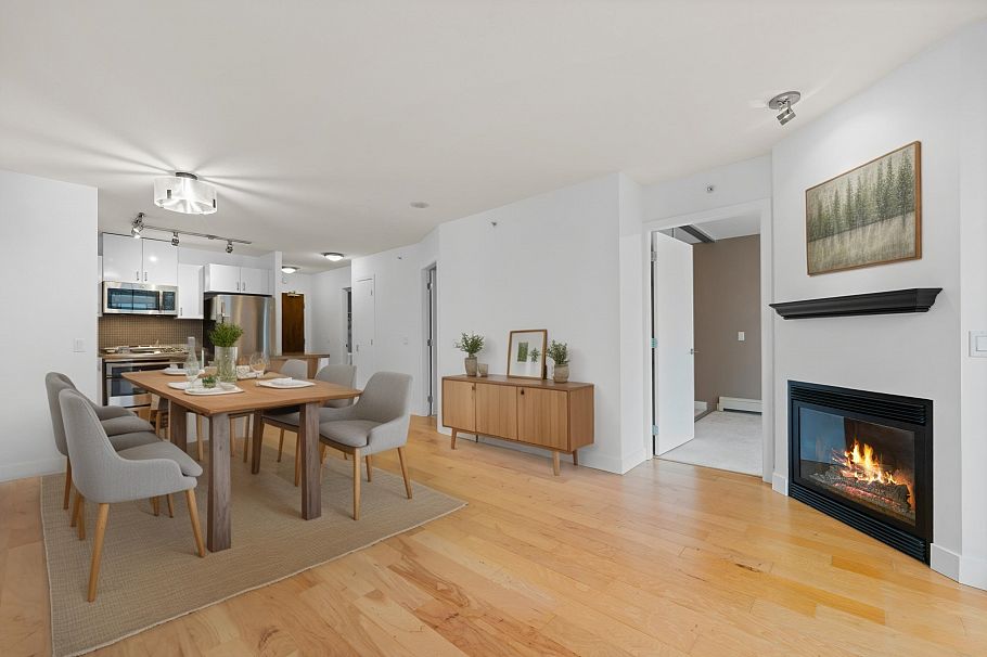 805 175 W 1st Street North Vancouver, BC - 2