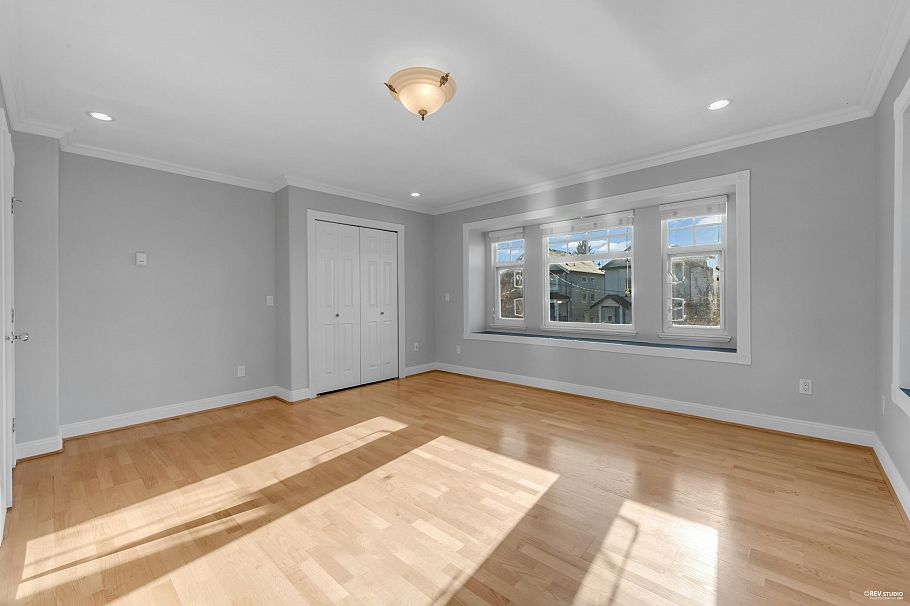 3311 E 44th Avenue Vancouver, BC - 11