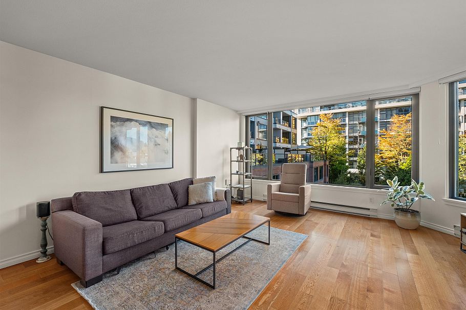 301 2201 Pine Street Vancouver, BC - 5