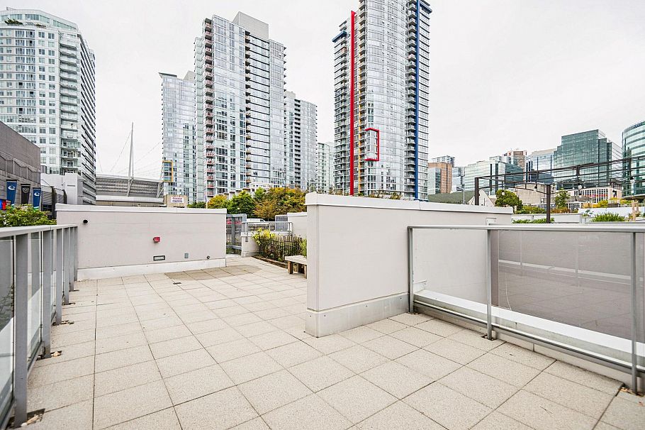 239 188 Keefer Place Vancouver, BC - 32