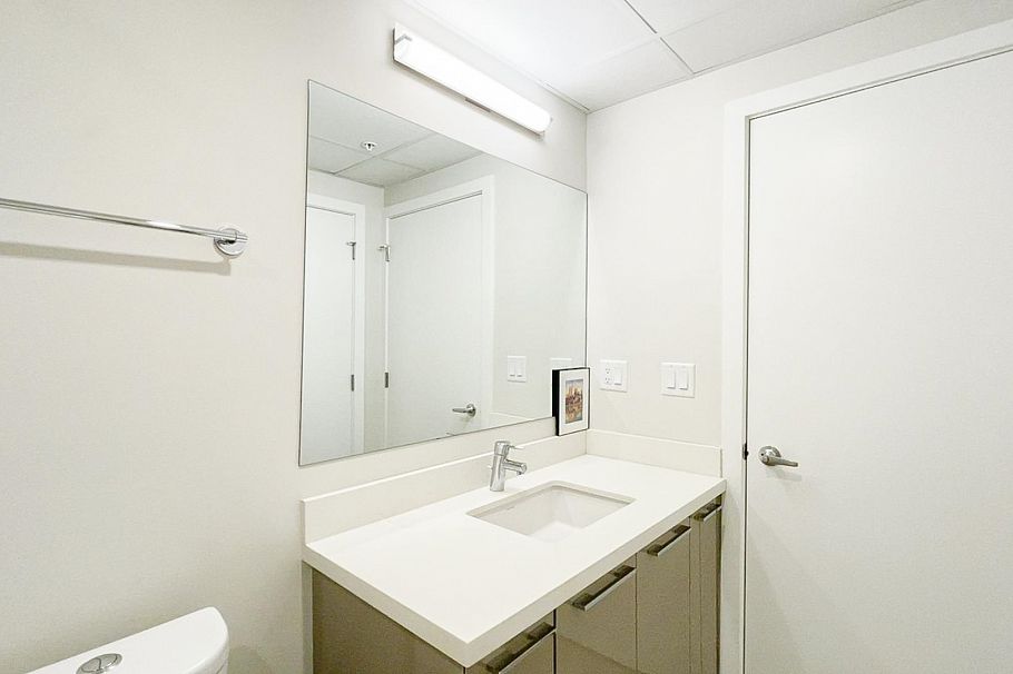 313 10177 River Drive Richmond, BC - 16