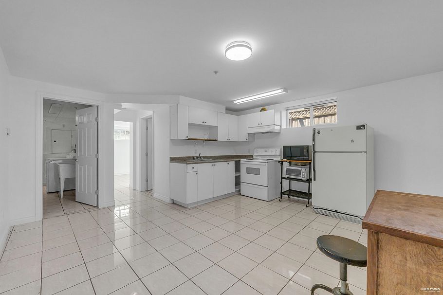 3311 E 44th Avenue Vancouver, BC - 15