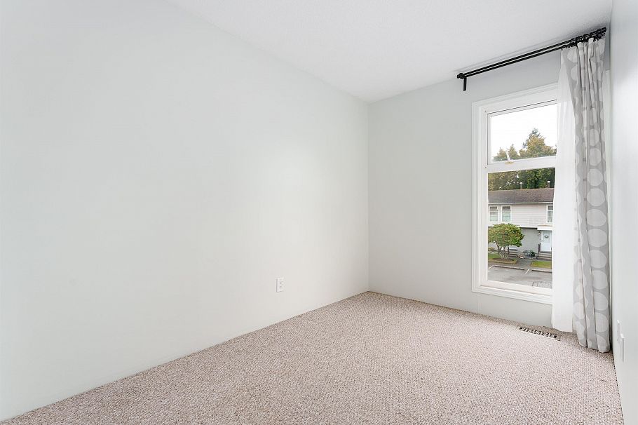 5 3554 E 49th Avenue Vancouver, BC - 23