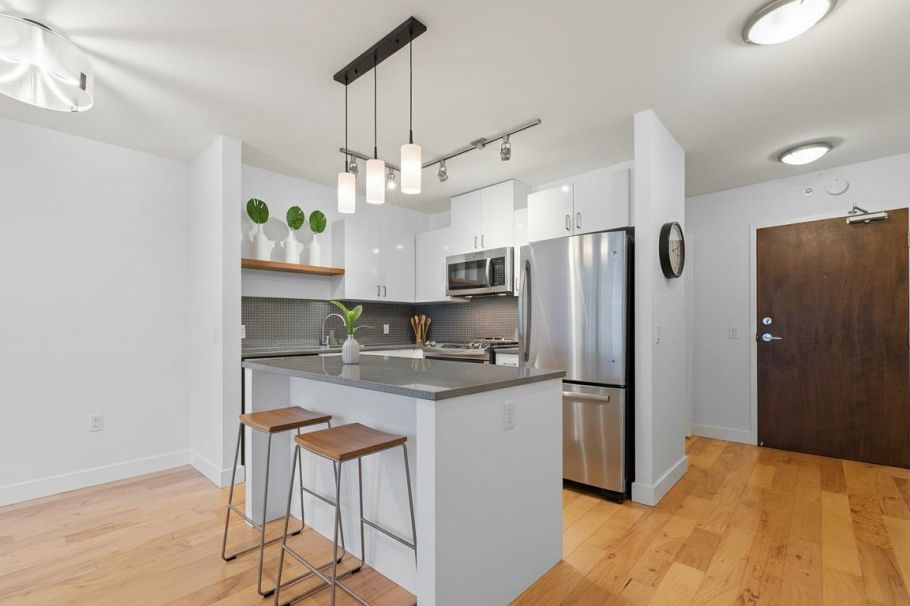 805 175 W 1st Street North Vancouver, BC - 3