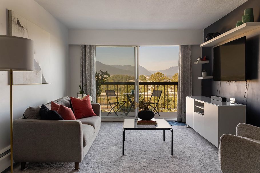 808 756 Great Northern Way Vancouver, BC - 1